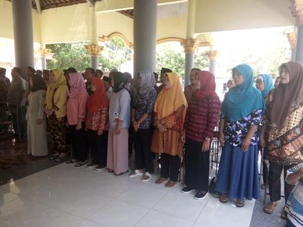 KEGIATAN IBU IBU PKK DESA  NGULANWETAN